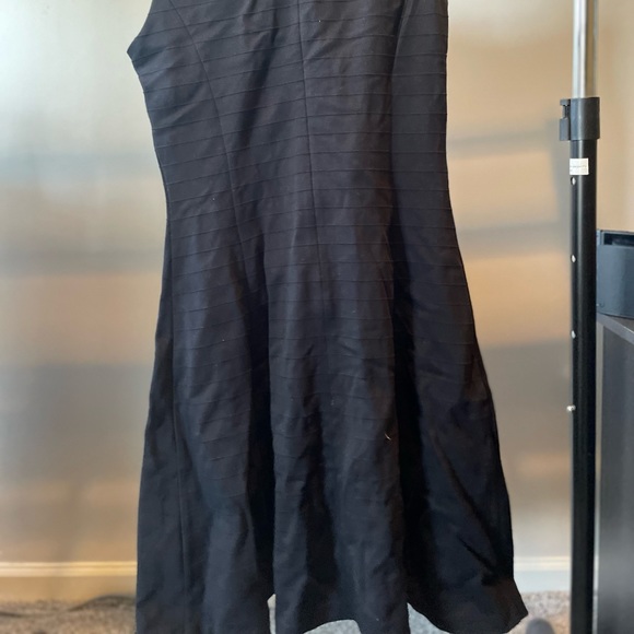 Black sleeveless midi dress - Picture 3 of 3